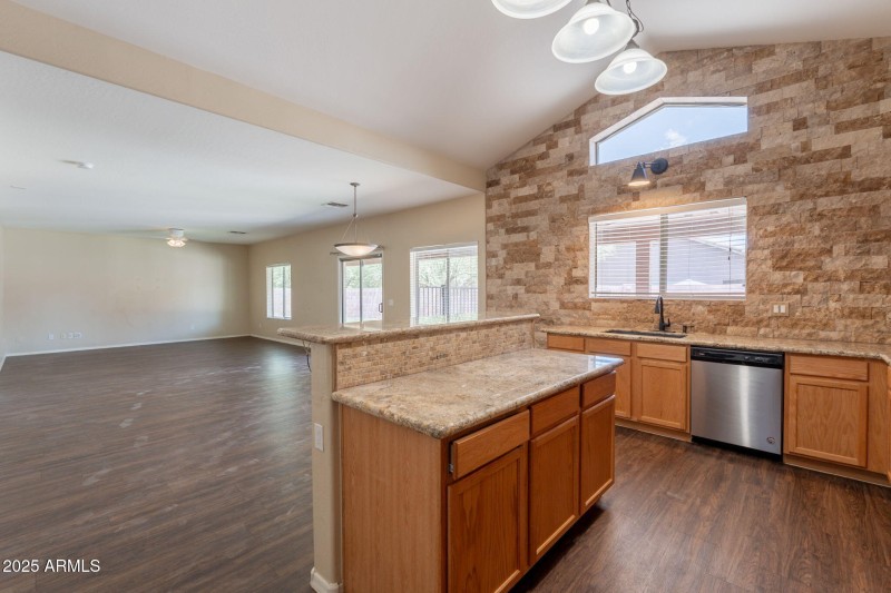 13-web-or-mls-Madison-13