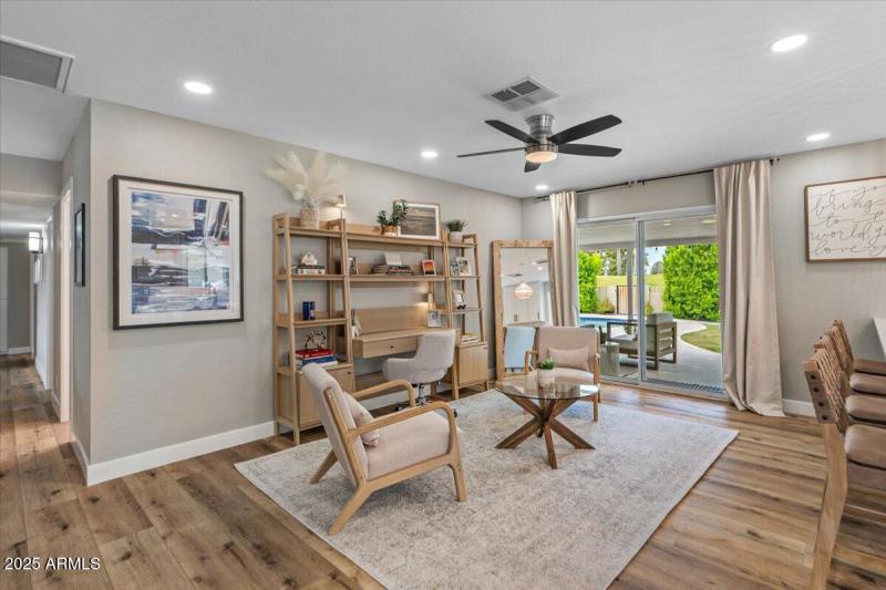 17-Family Room