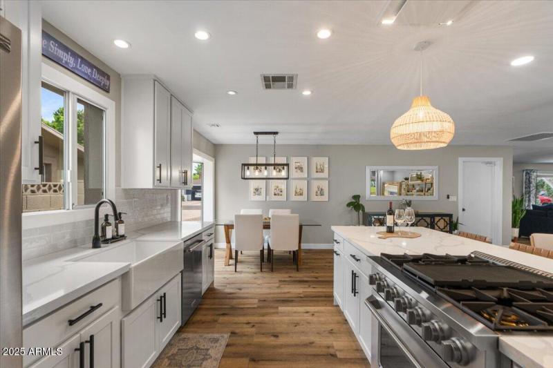 28-Kitchen