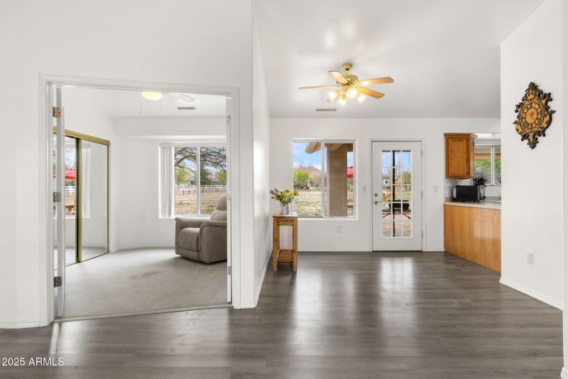 8-Dining Room (2)