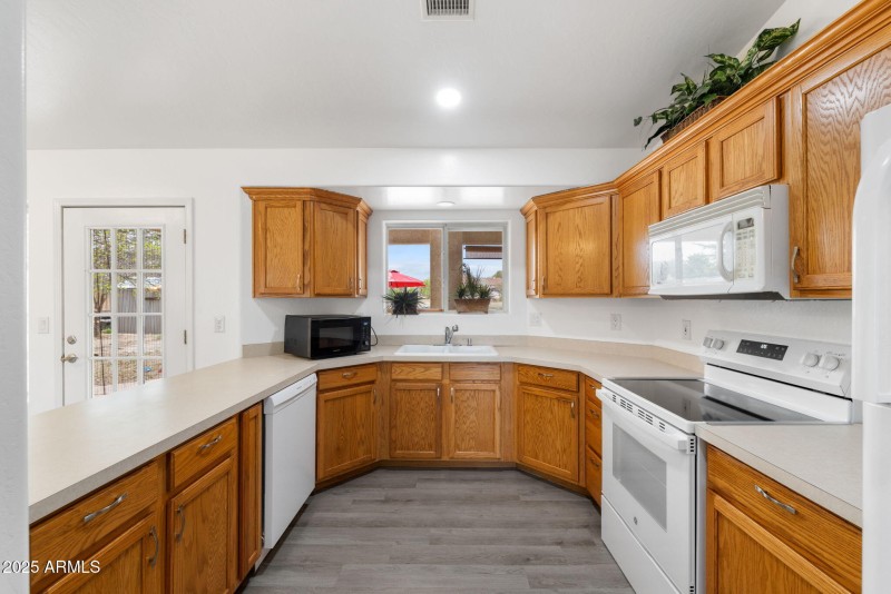 11-Kitchen