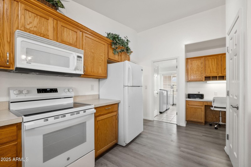 12-Kitchen (2)