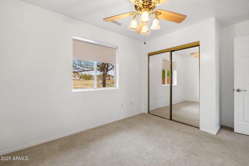24-Bedroom 3 (2)