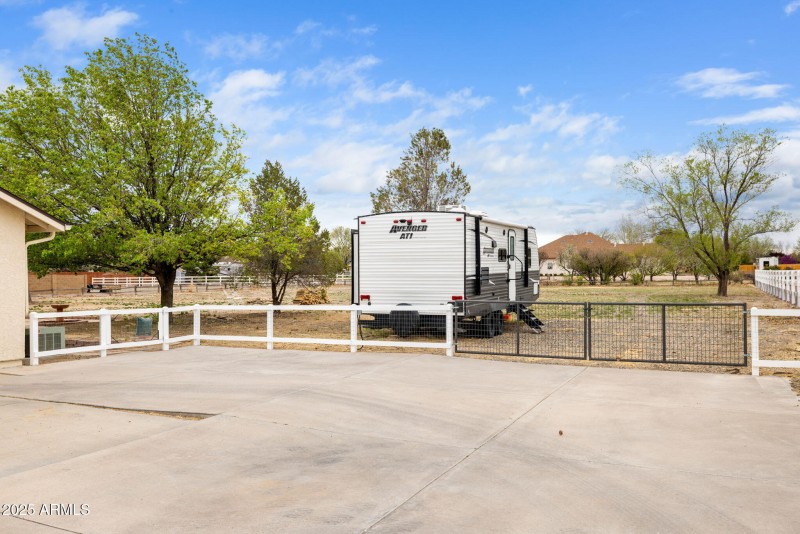 32-RV Parking