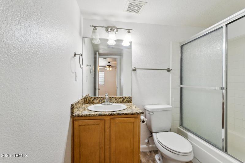 21-web-or-mls-5995-n-78th-st-1043