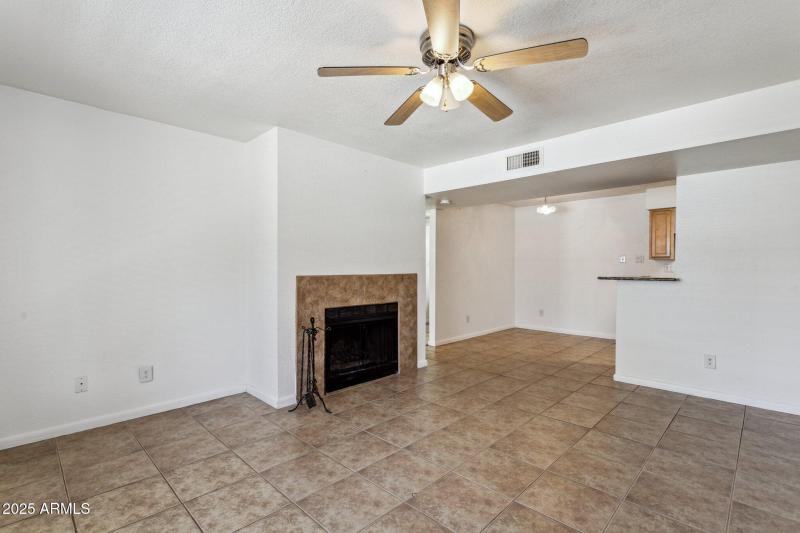 7-web-or-mls-5995-n-78th-st-1043