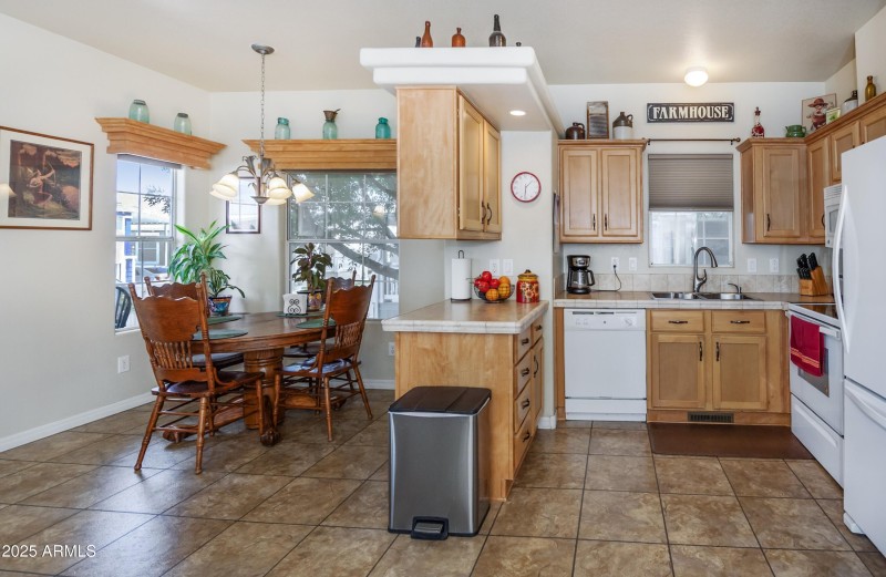 Kitchen Dining Area