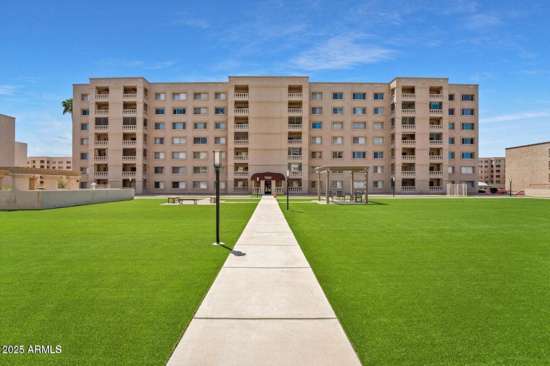 7970 E CAMELBACK Road, 101