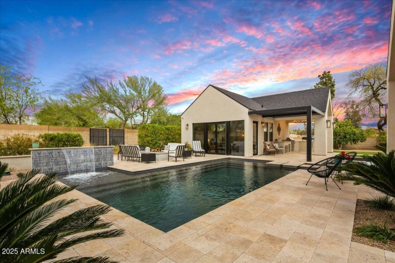 60-Pool ~ Guest House