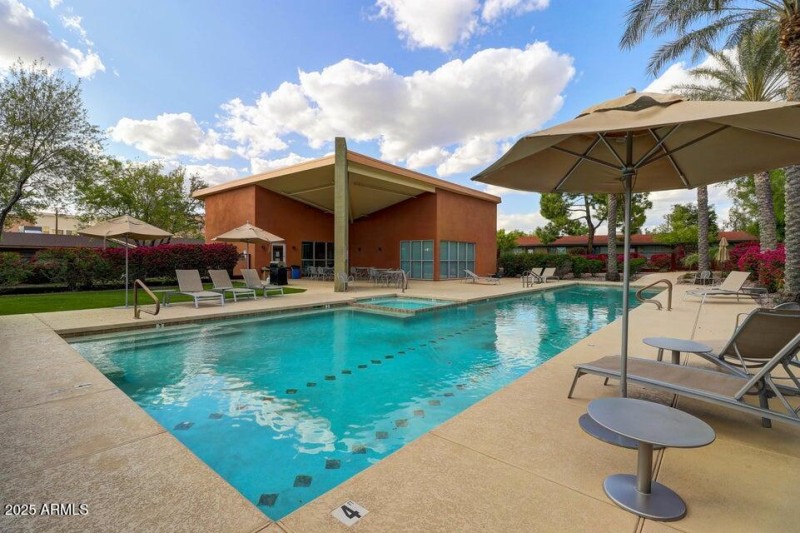 pool 33
