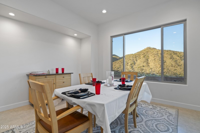 22-Dining Area