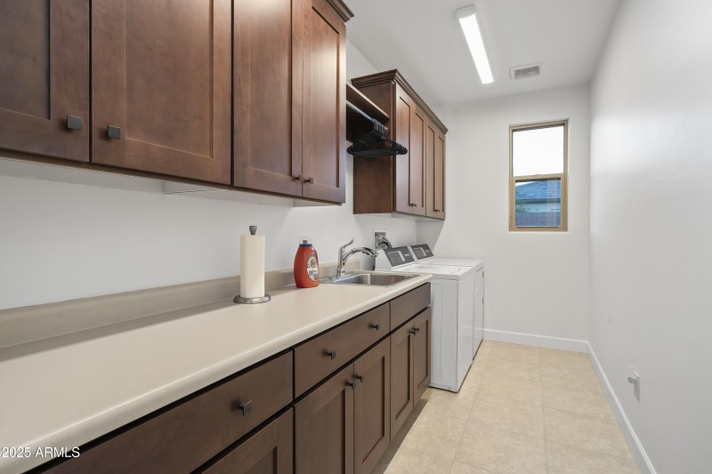 37-Laundry Room