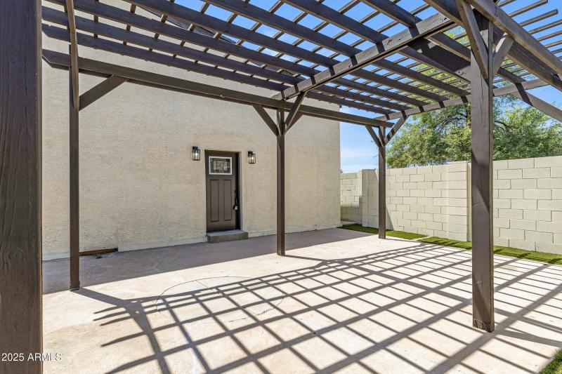 2708 E Roosevelt St-6