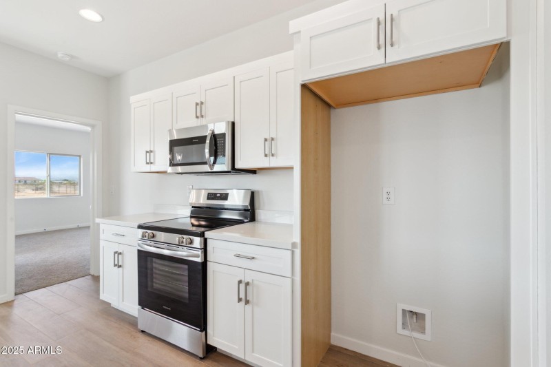 10-web-or-mls-22254-w-skinner-rd