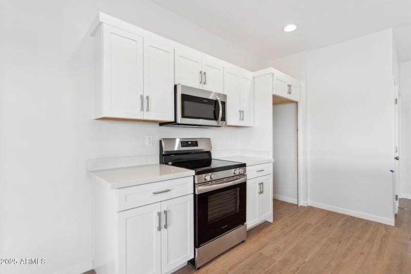 12-web-or-mls-22254-w-skinner-rd