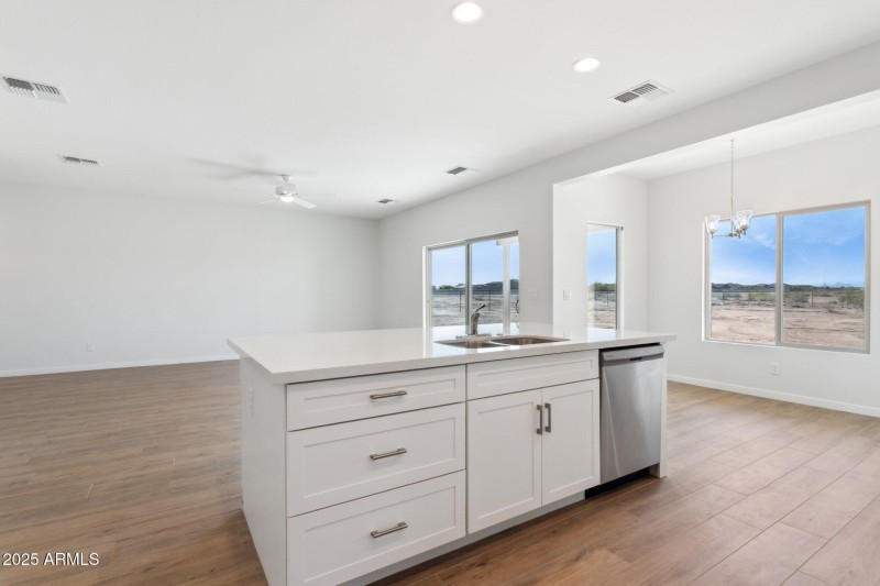 11-web-or-mls-22254-w-skinner-rd