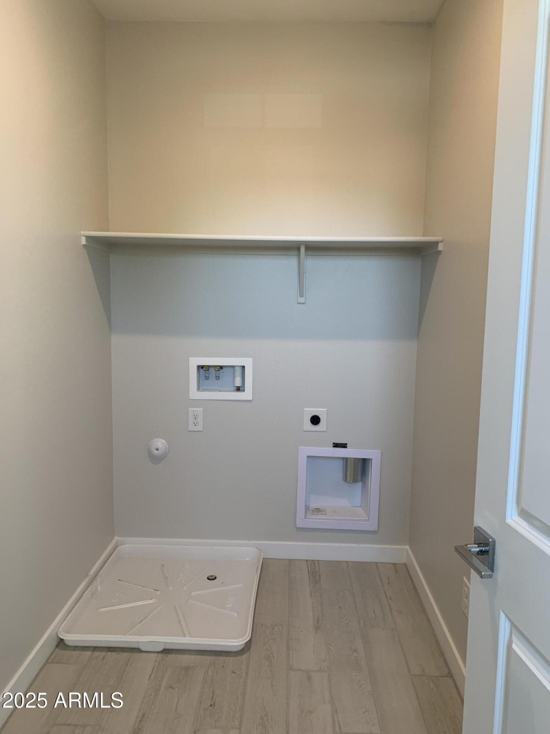 Mar Lot 5 - Laundry
