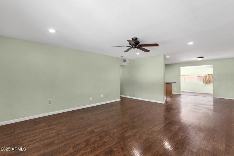 Family Room -Dining area