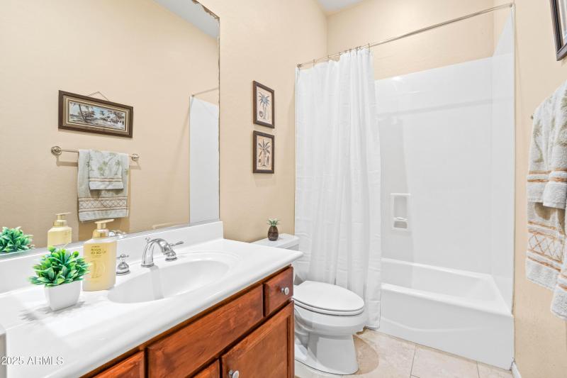 5c guest bathroom 1