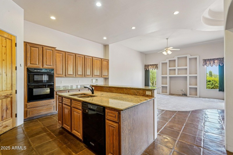 20-web-or-mls-E Cordova St-1006-020