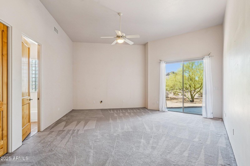 26-web-or-mls-E Cordova St-1006-026