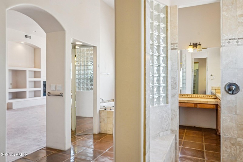 34-web-or-mls-E Cordova St-1006-034