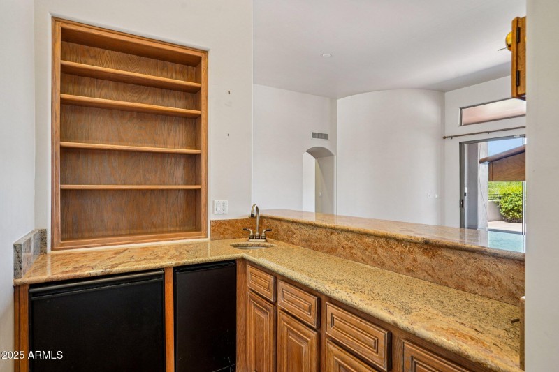 35-web-or-mls-E Cordova St-1006-035