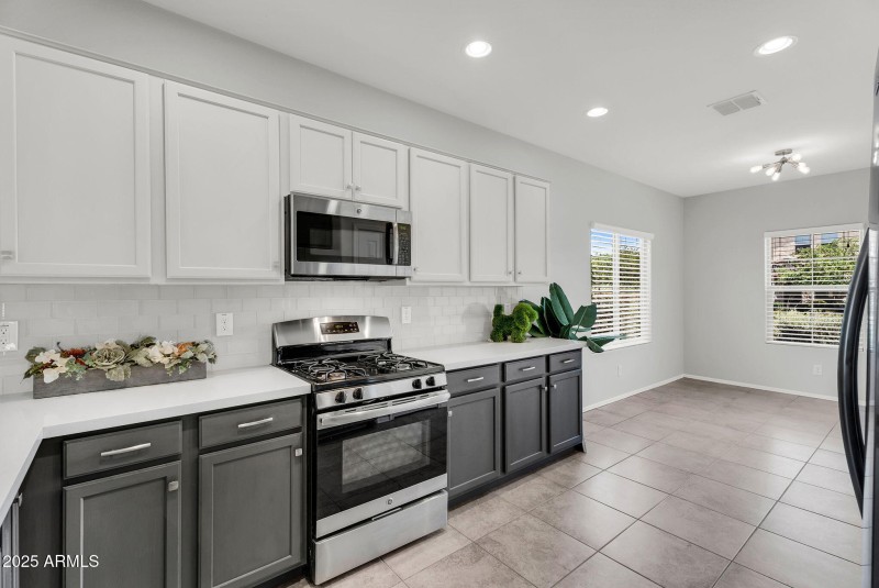 Kitchen & Breakfast Nook