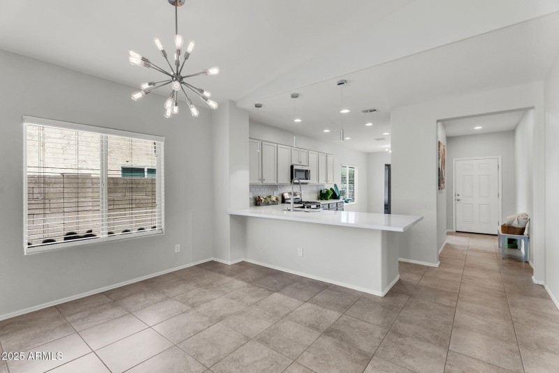 Living room & Kitchen