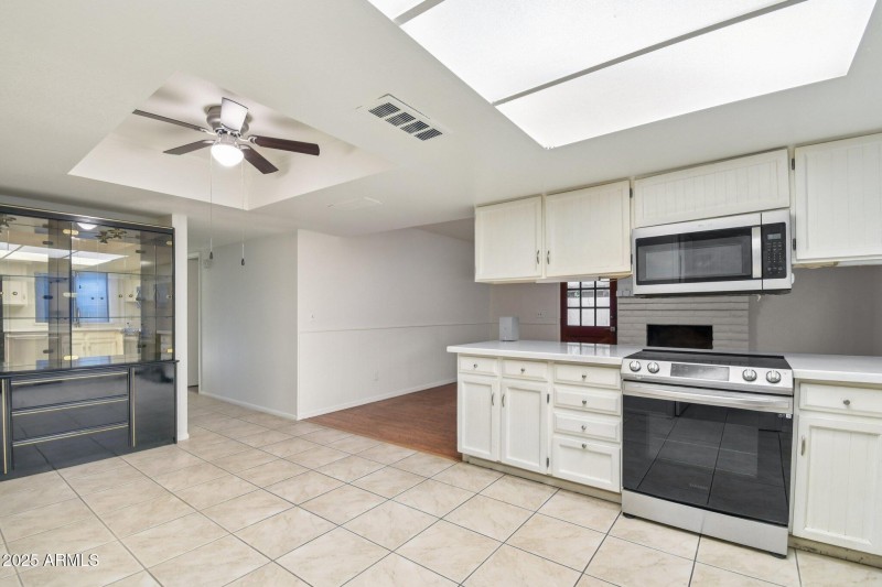 7-web-or-mls-N 36th Dr-1006-007