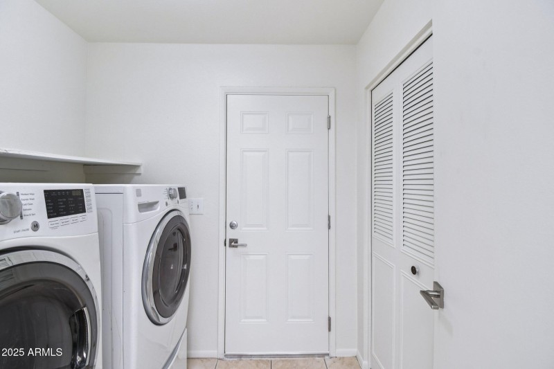 18-web-or-mls-N 36th Dr-1006-018