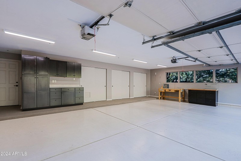 Garage 2