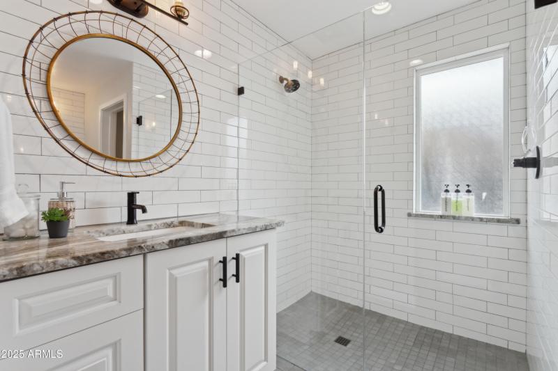 24-print-1142-e-tempe-dr