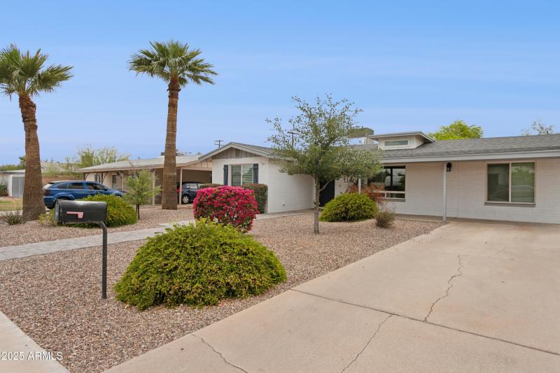 2-print-1142-e-tempe-dr