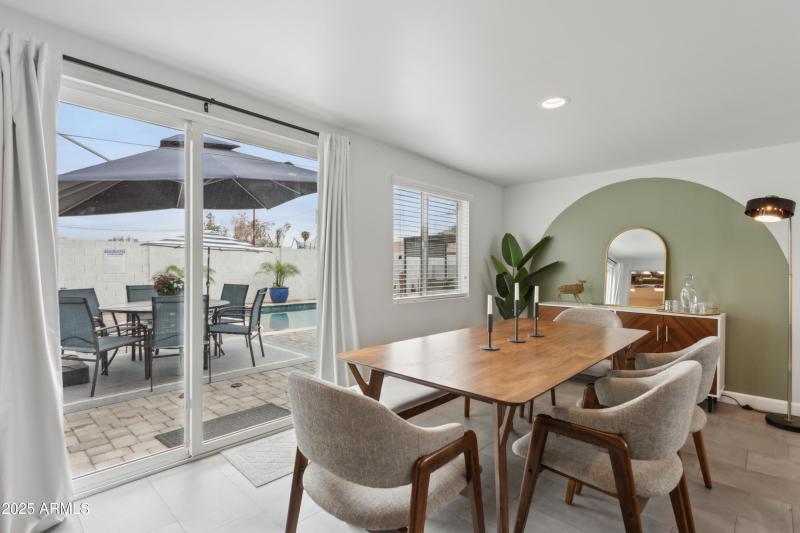 9-print-1142-e-tempe-dr