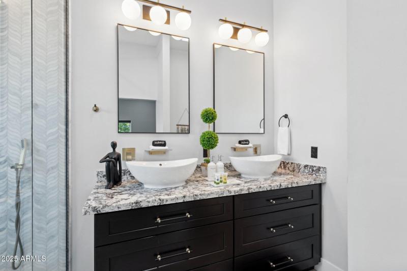 33-web-or-mls-6907-e-willetta-st