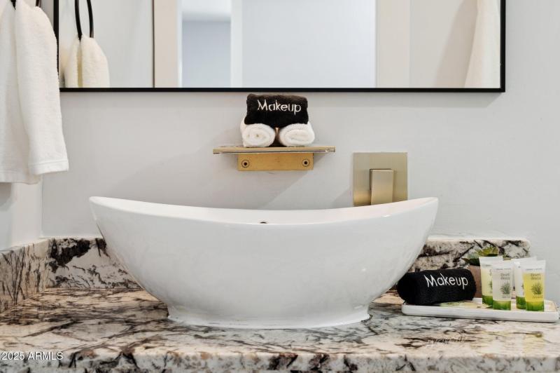 49-web-or-mls-6907-e-willetta-st