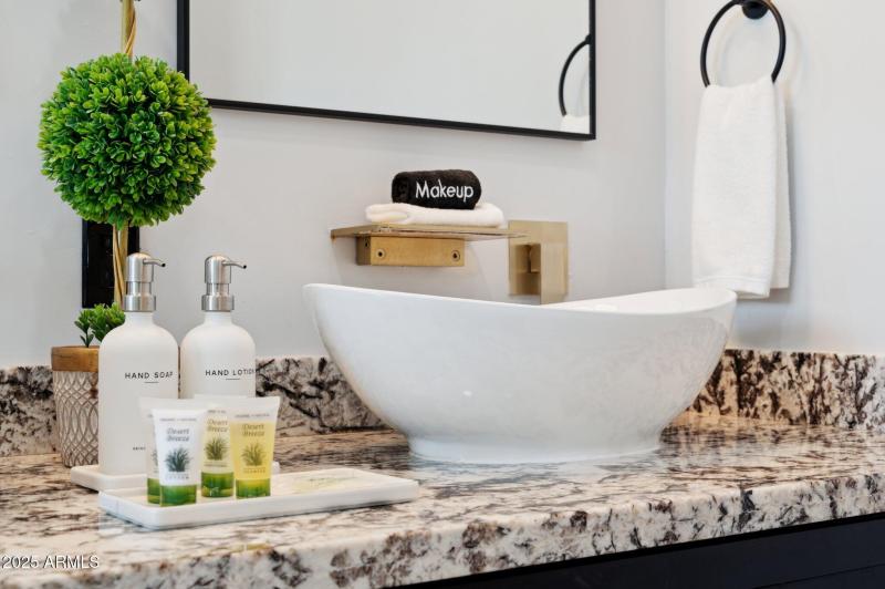 52-web-or-mls-6907-e-willetta-st