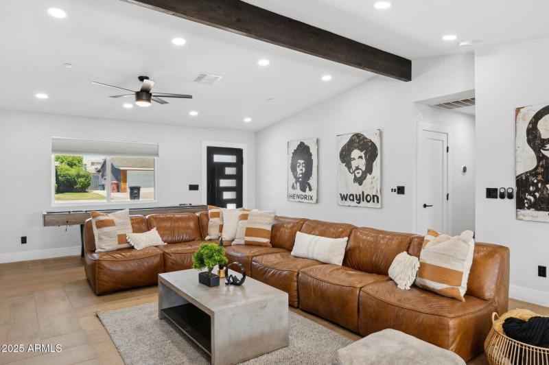 60-web-or-mls-6907-e-willetta-st