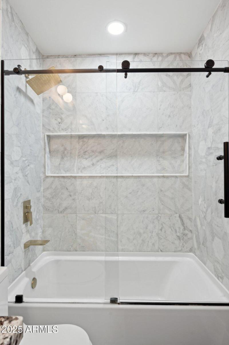 24-web-or-mls-6907-e-willetta-st