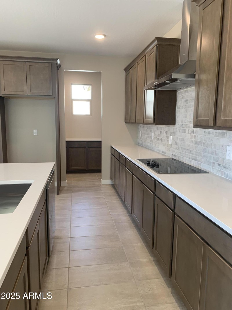 Mar Lot 11 - Kitchen