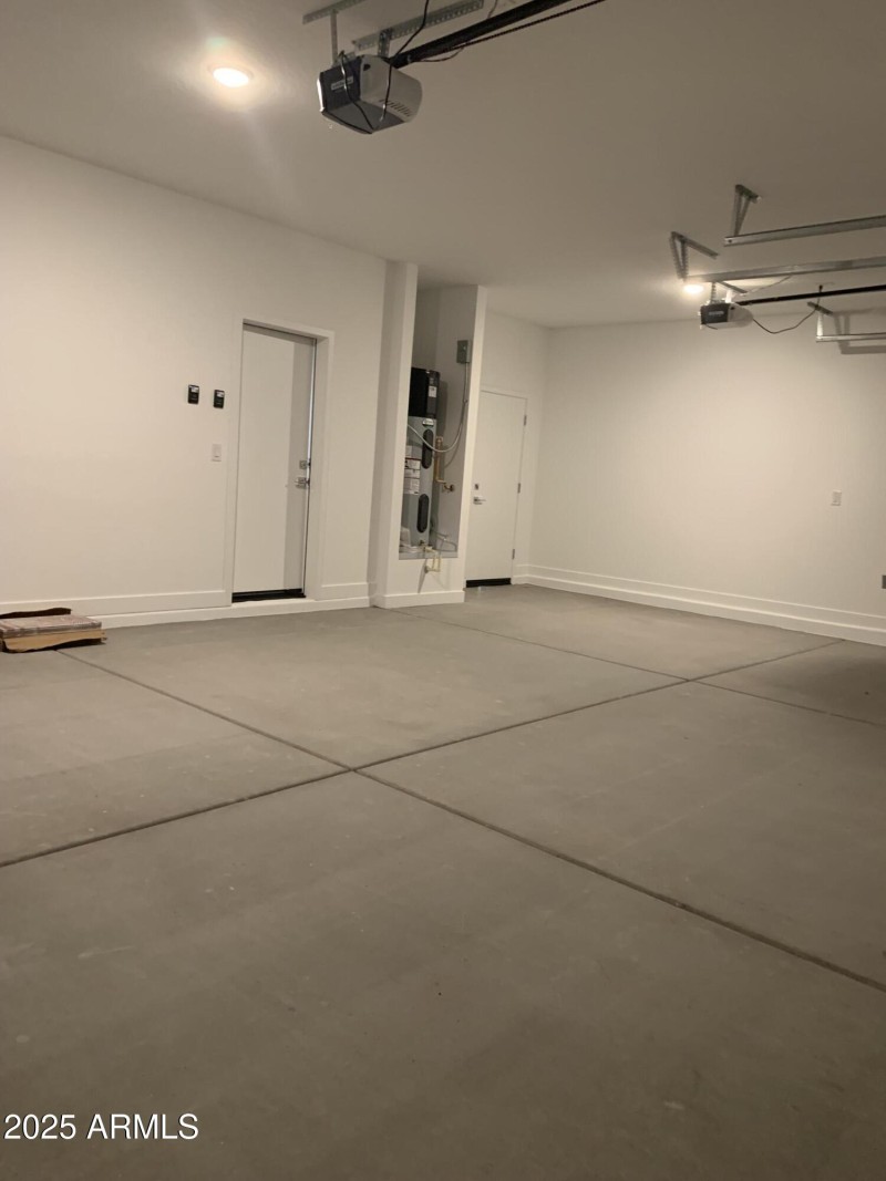 Mar Lot 11 - Garage