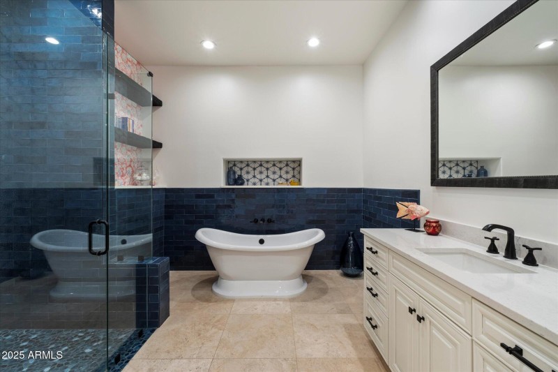 Her Bathroom Suite