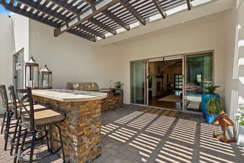 Outdoor Kitchen