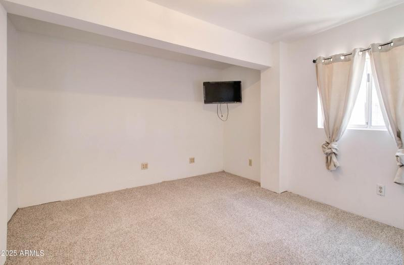 145 E Ash Ave-19