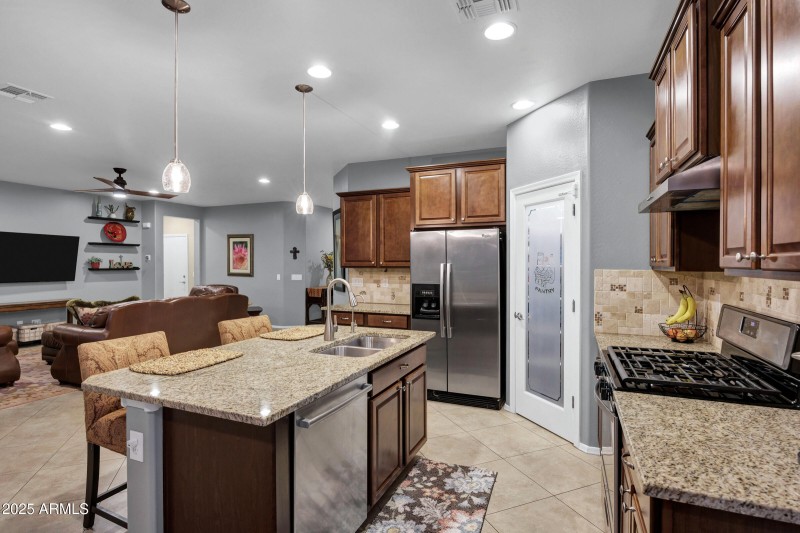 20194 N Riverbank Rd-14