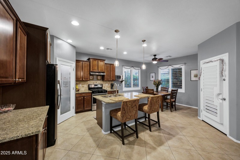 20194 N Riverbank Rd-13