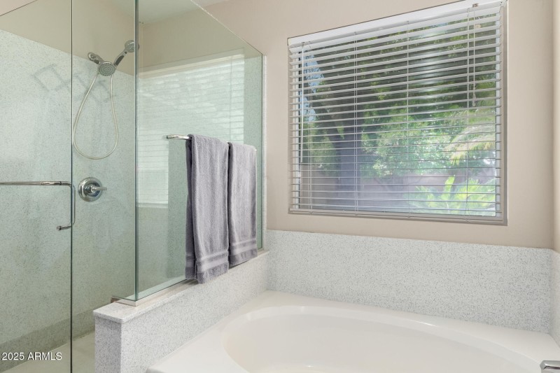 19 - MB Shower:tub
