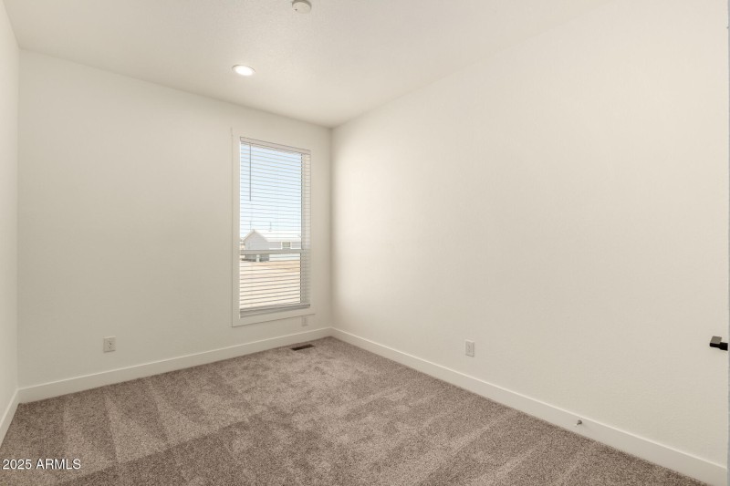 21 - Latham 38402