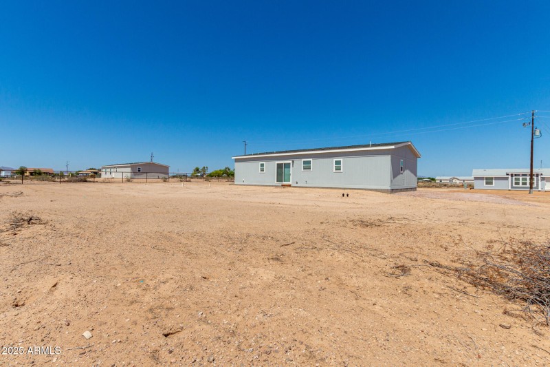 31 - Latham 38402